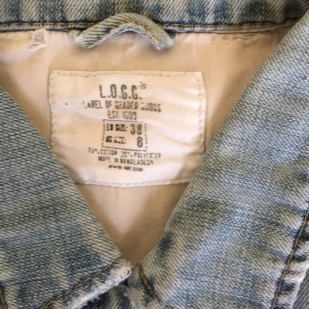 Jean jacket. - Picture 2 of 5